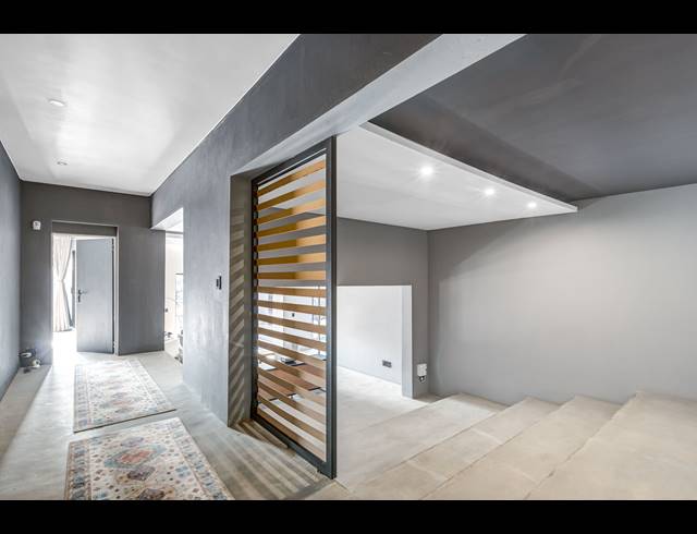 3 BEDROOM FREEHOLD FOR SALE IN LINDEN